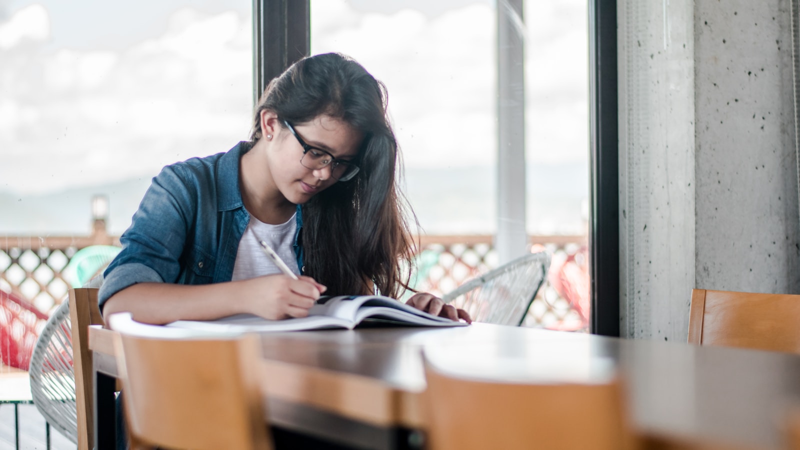 International graduate asking sponsorship questions during a professional interview